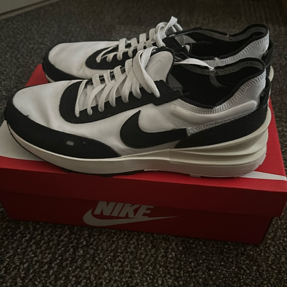 Nike Waffle One SE Size 10